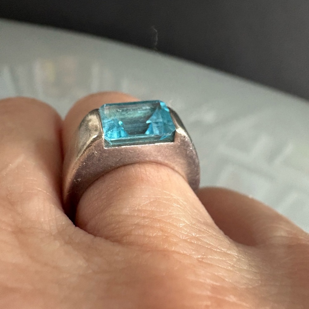 925 Sterling Silver Blue Topaz Ring - Picture 6 of 7